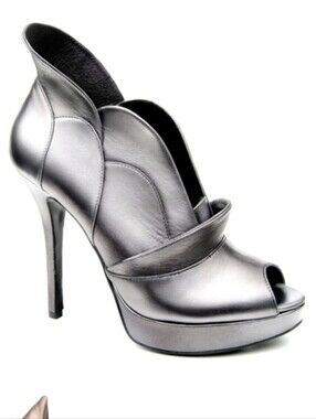 Jerome C. Rousseau Tron Legacy Pewter leather peep-toe pumps  Eu 40 US  9 Rare